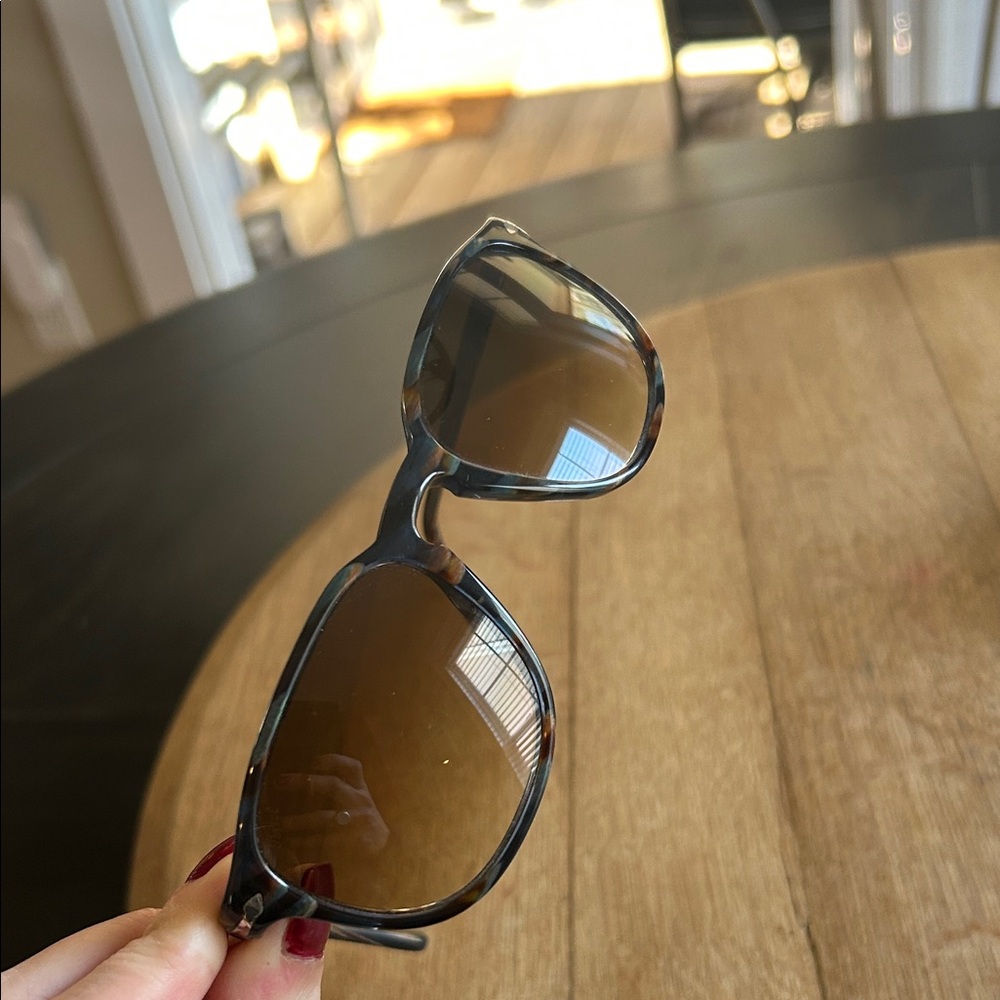 Persol Blue Tortoise Sunglasses with Black Case - Picture 3 of 6